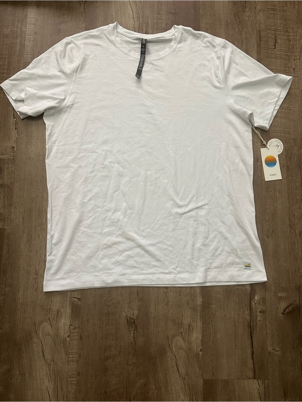 Vuori Men’s Tuvalu Tee (white) XXL - NWT